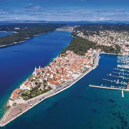 1 Bedroom Awesome Apartment In Supetarska Draga Exterior foto